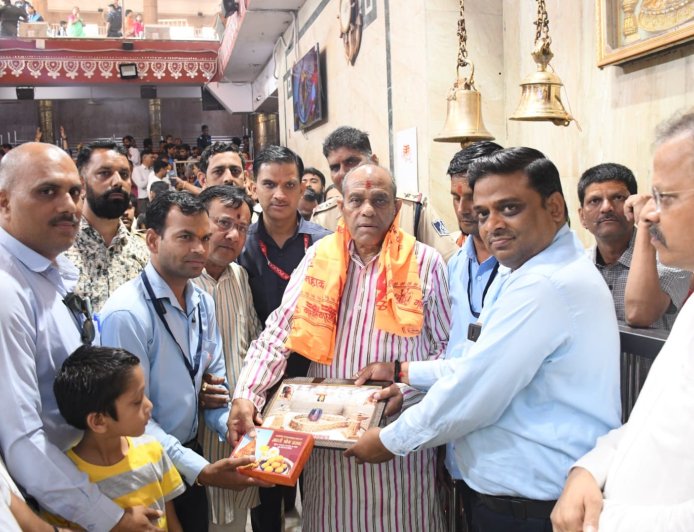 मंत्री गौरीशंकर बिसेन ने किए श्री महाकालेश्वर भगवान के दर्शन